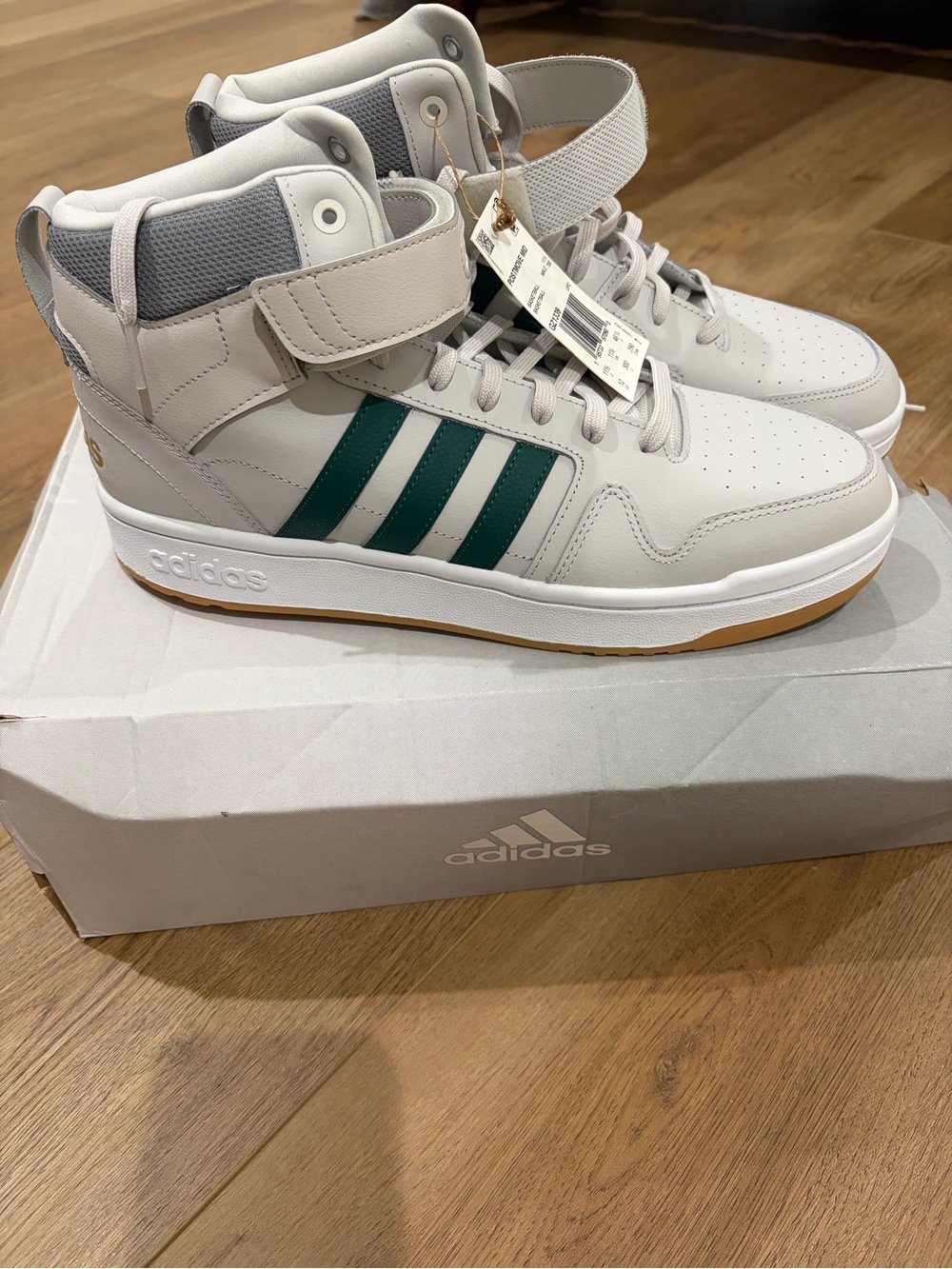 adidas High-Top basketball Sneakers in Light Gray with Green Stripes